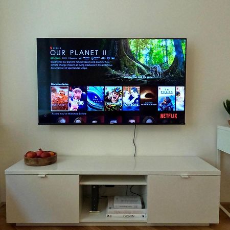 Urban Retreat I Modern Boho Apartments In Lovely Letna District - 10 Minutes From Old Town Prague Luaran gambar