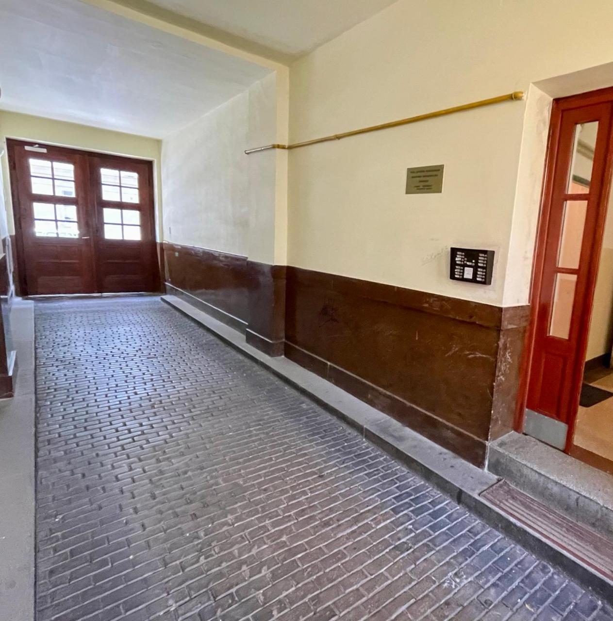 Urban Retreat I Modern Boho Apartments In Lovely Letna District - 10 Minutes From Old Town Prague Luaran gambar