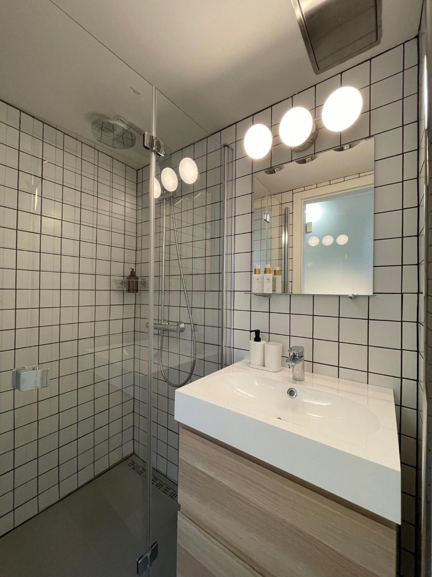 Urban Retreat I Modern Boho Apartments In Lovely Letna District - 10 Minutes From Old Town Prague Luaran gambar