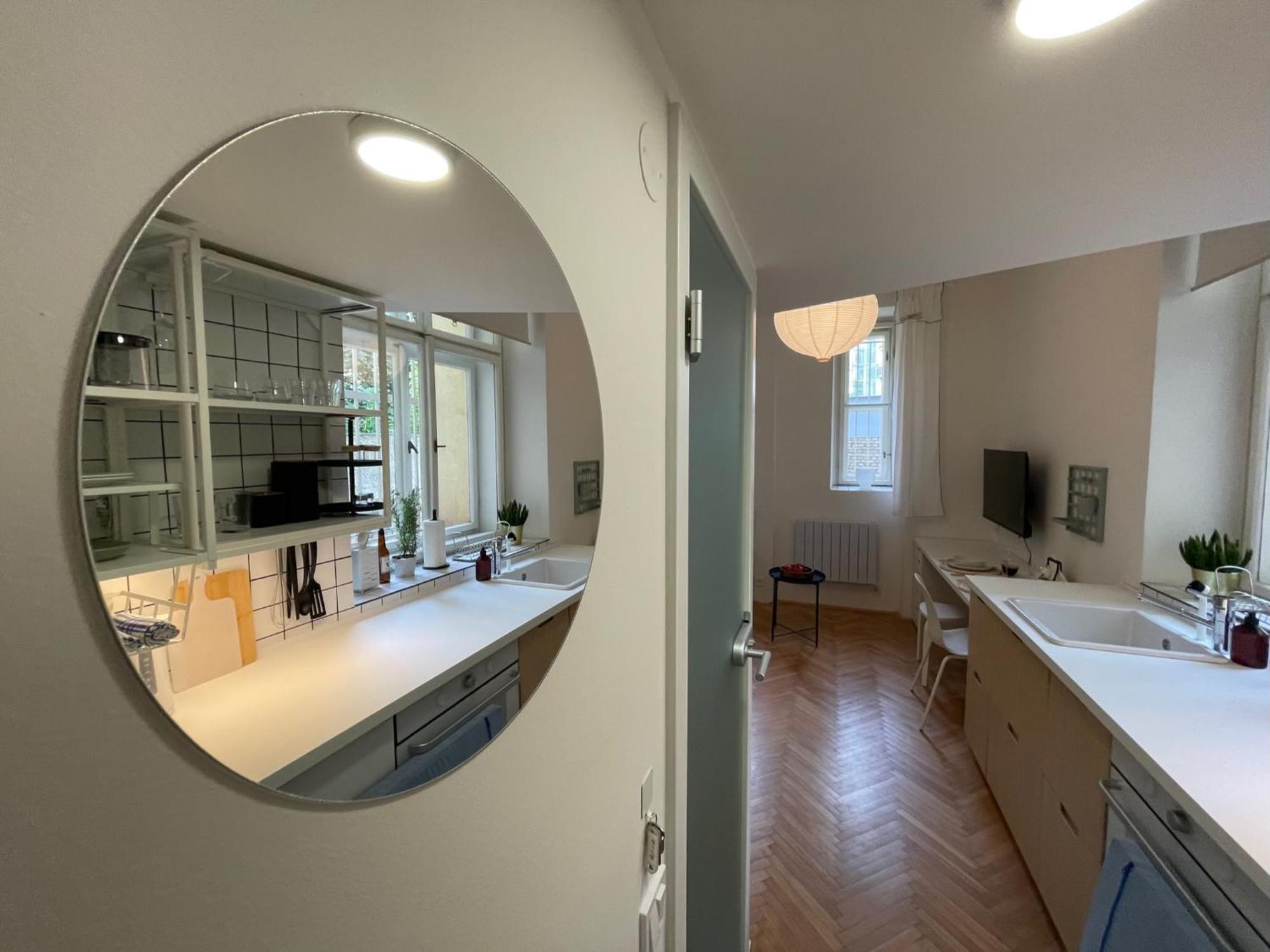 Urban Retreat I Modern Boho Apartments In Lovely Letna District - 10 Minutes From Old Town Prague Luaran gambar