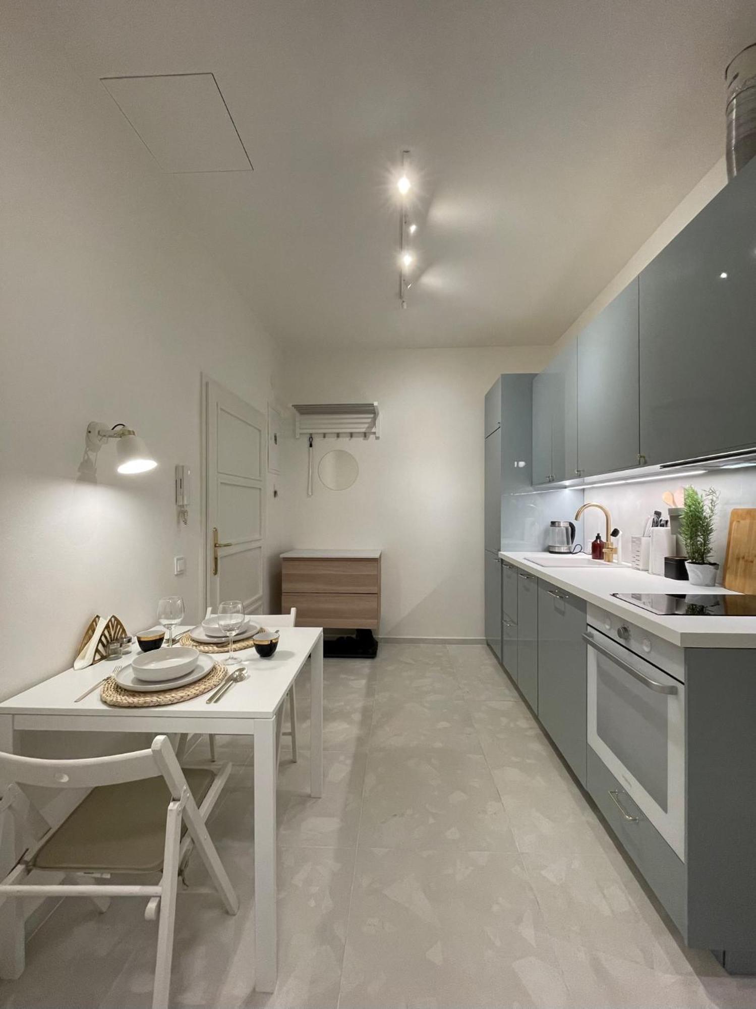 Urban Retreat I Modern Boho Apartments In Lovely Letna District - 10 Minutes From Old Town Prague Luaran gambar